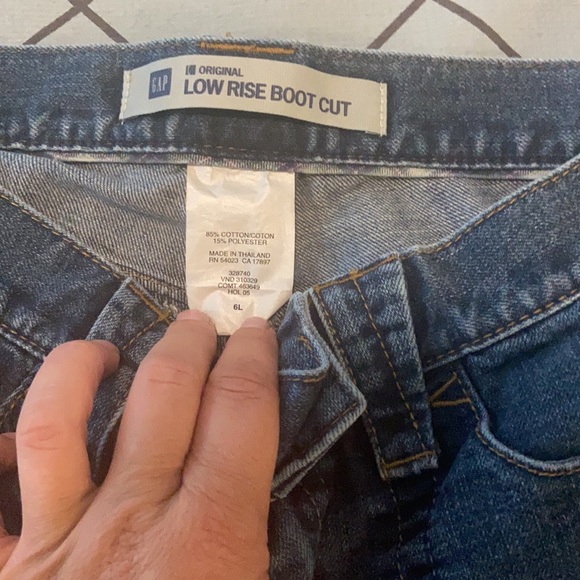 Gap boot cut low rise jeans - Picture 2 of 2
